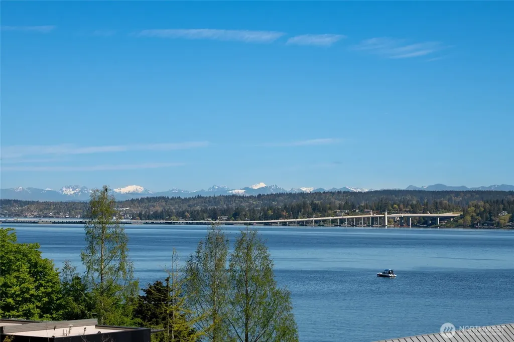 463 39th Avenue E Seattle WA 98112
