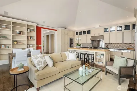 463 39th Avenue E Seattle WA 98112