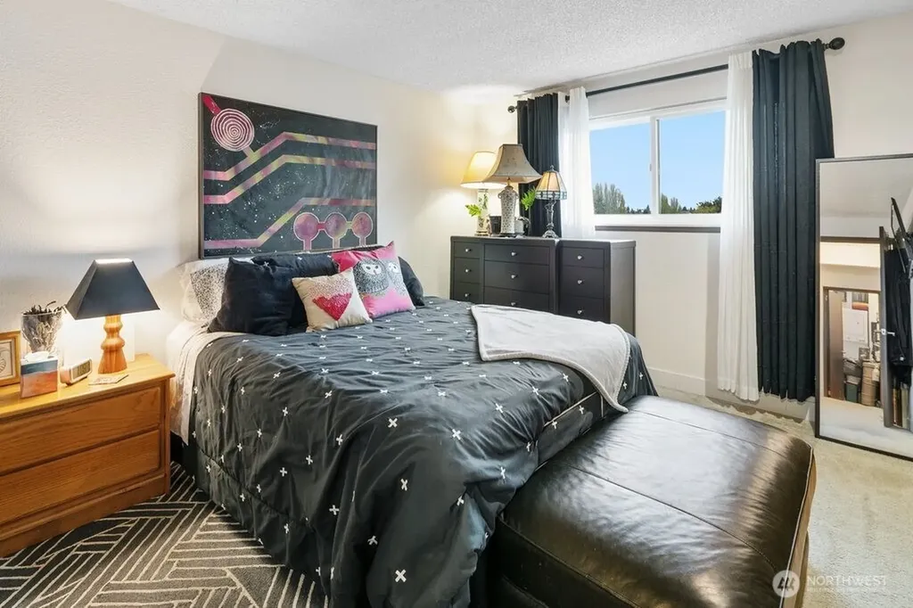 9710 Greenwood Avenue N Seattle WA 98103