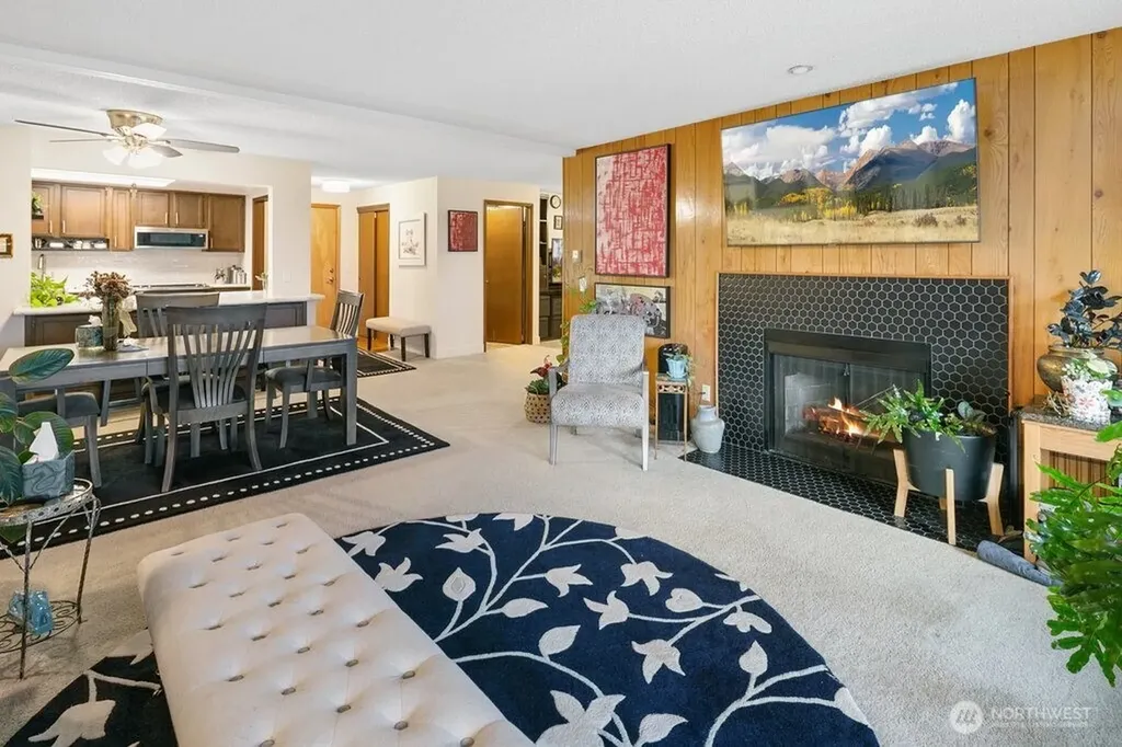 9710 Greenwood Avenue N Seattle WA 98103