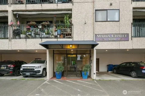 9710 Greenwood Avenue N Seattle WA 98103