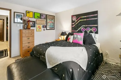 9710 Greenwood Avenue N Seattle WA 98103