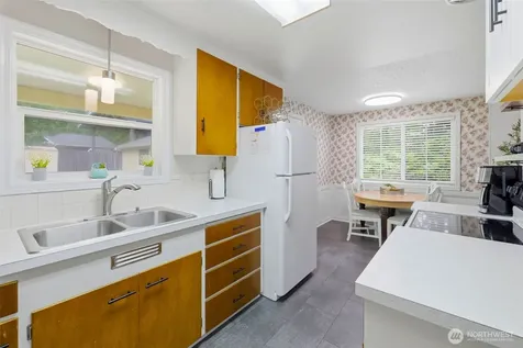 252 NW Sigurd Hanson Road Poulsbo WA 98370
