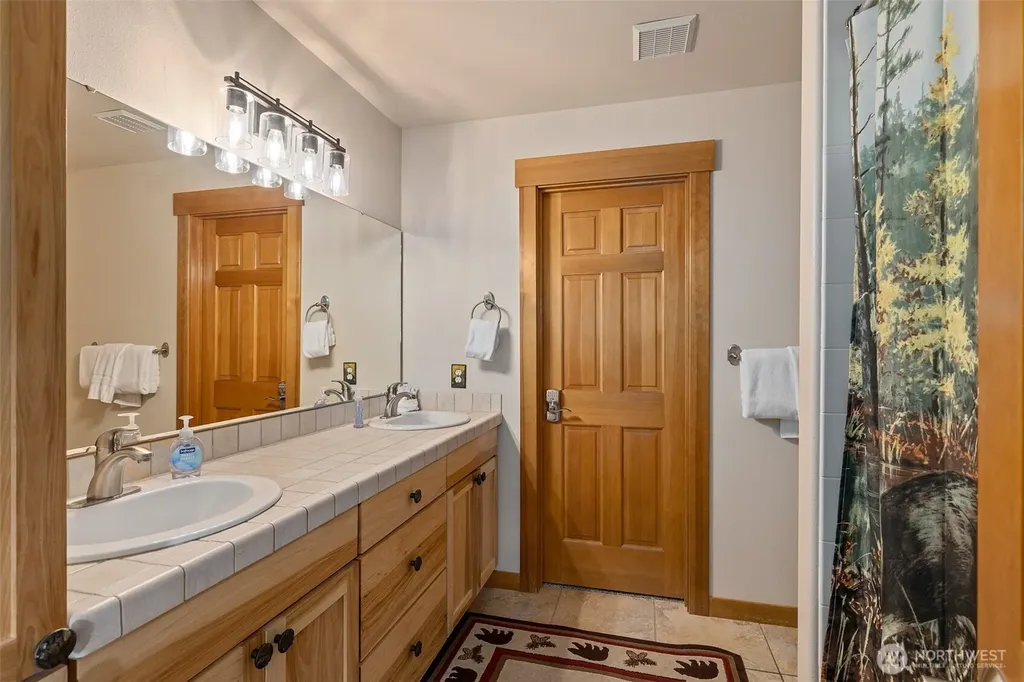 270 Tiger Lily Lane Ronald WA 98940