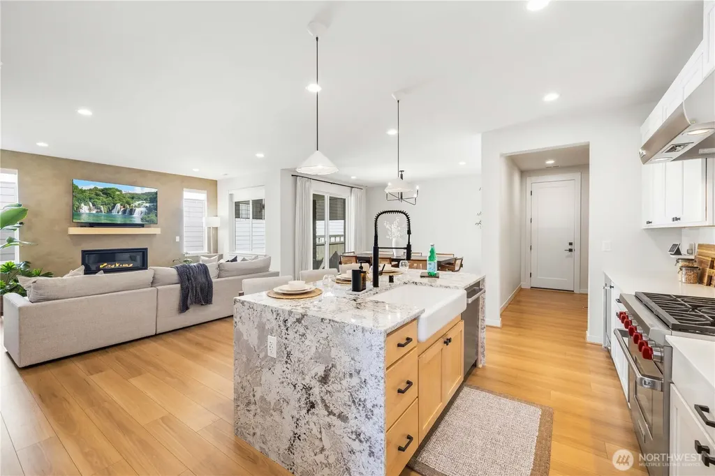 33136 Holly Avenue SE Black Diamond WA 98010