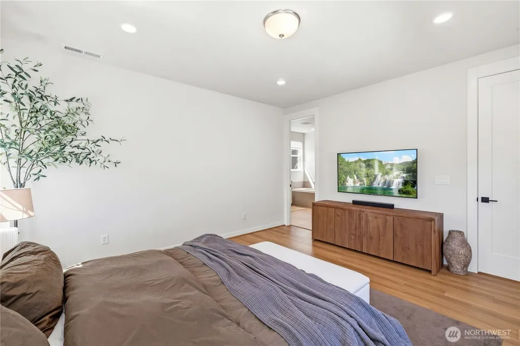 33136 Holly Avenue SE Black Diamond WA 98010