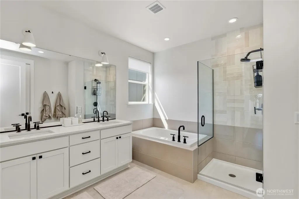 33136 Holly Avenue SE Black Diamond WA 98010