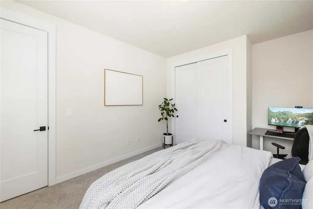 33136 Holly Avenue SE Black Diamond WA 98010