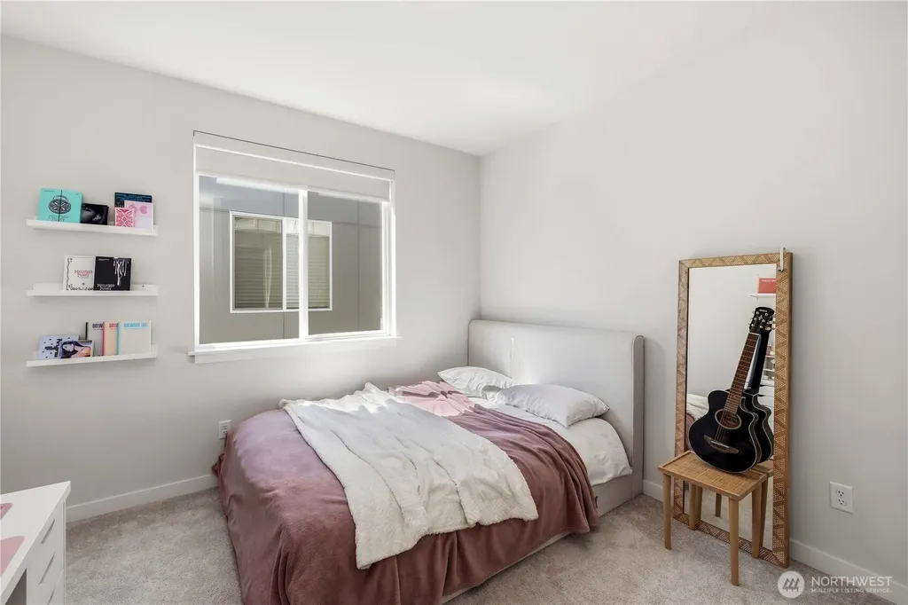 33136 Holly Avenue SE Black Diamond WA 98010