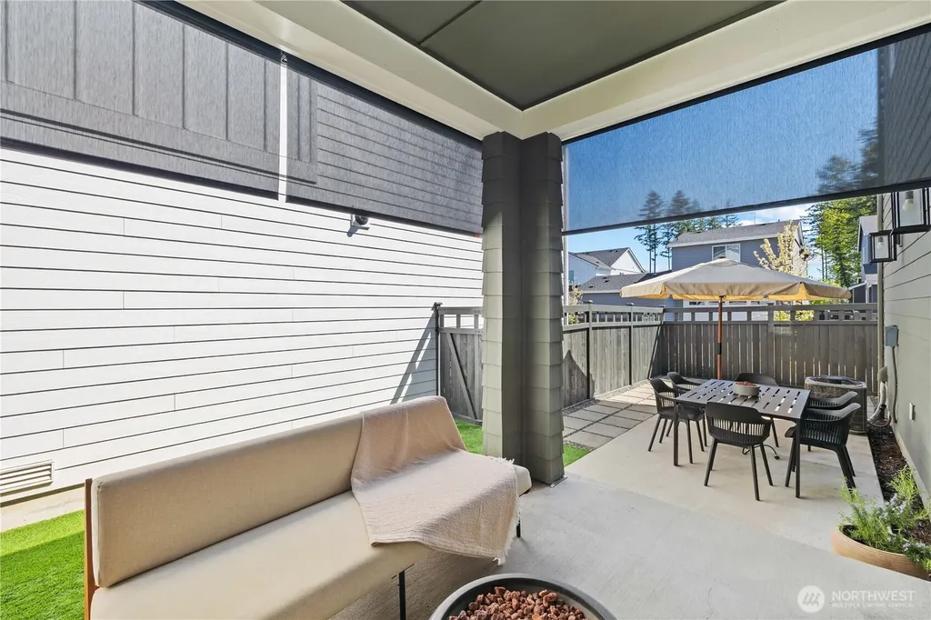 33136 Holly Avenue SE Black Diamond WA 98010