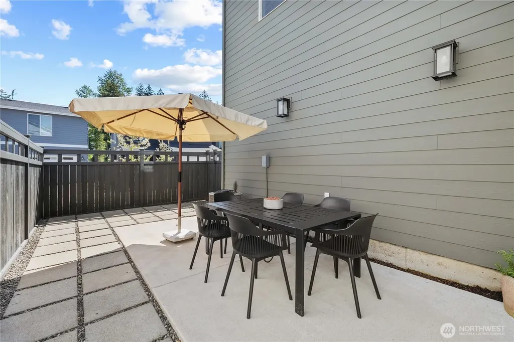 33136 Holly Avenue SE Black Diamond WA 98010