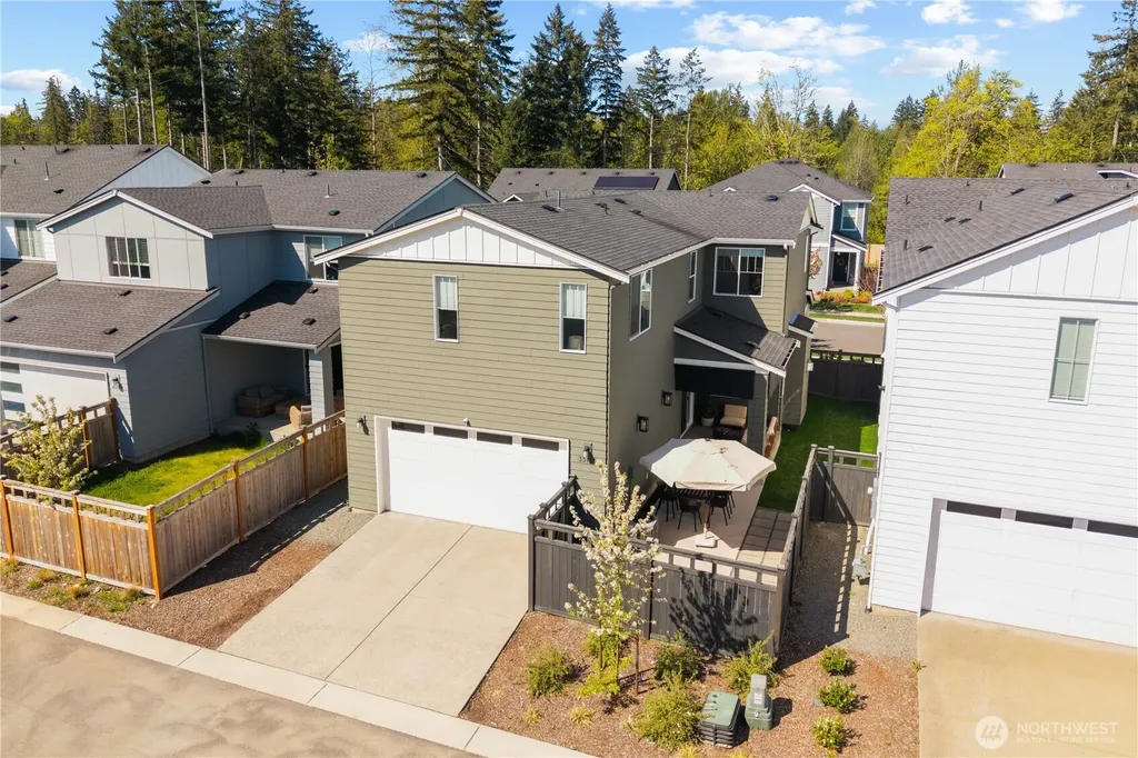 33136 Holly Avenue SE Black Diamond WA 98010