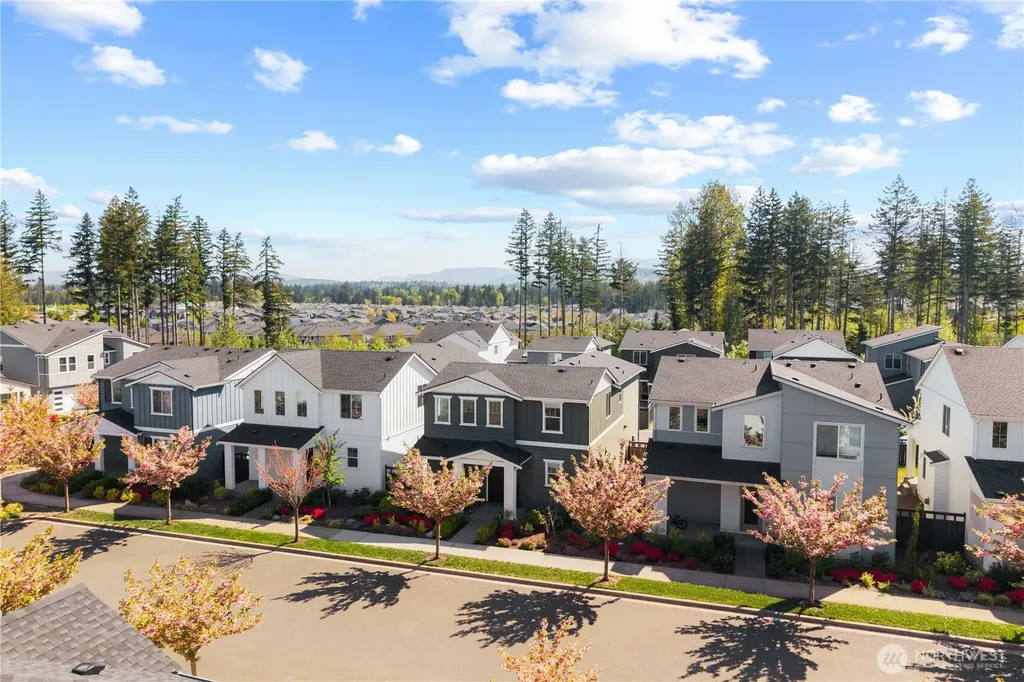 33136 Holly Avenue SE Black Diamond WA 98010