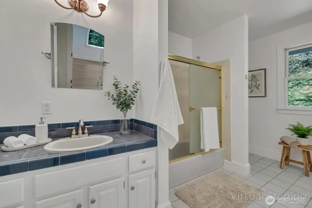 1622 SW 140th Street Burien WA 98166
