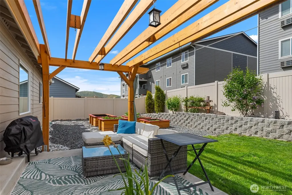 2259 S Mystical Loop East Wenatchee WA 98802