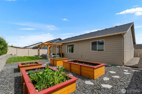 2259 S Mystical Loop East Wenatchee WA 98802