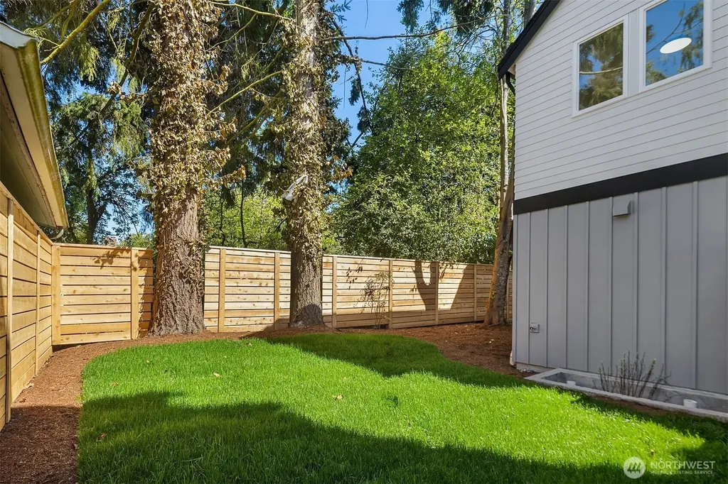 7330 25th Avenue NW Seattle WA 98117