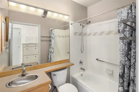 2324 1st Avenue Seattle WA 98121