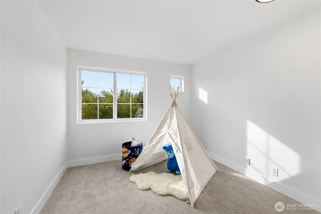 536 237th Avenue SE Sammamish WA 98074