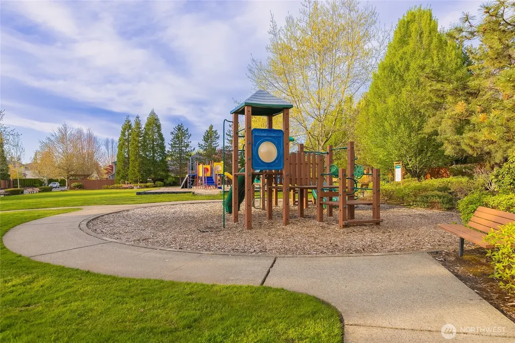 536 237th Avenue SE Sammamish WA 98074