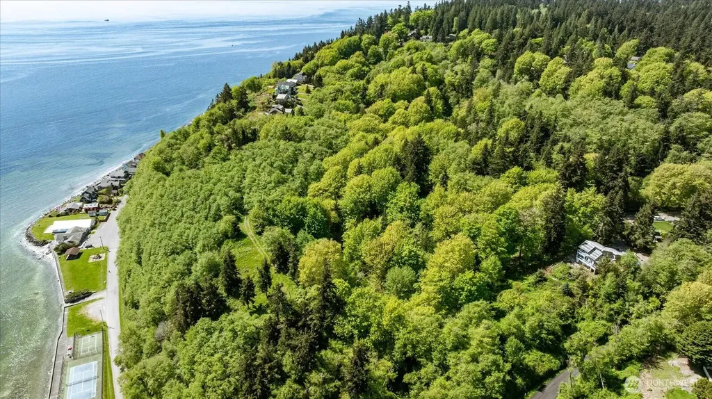 8119 Sand Dollar Lane Clinton WA 98236