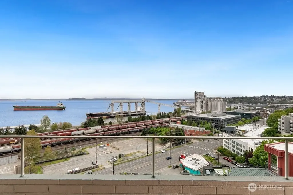 521 5th Avenue W Seattle WA 98119