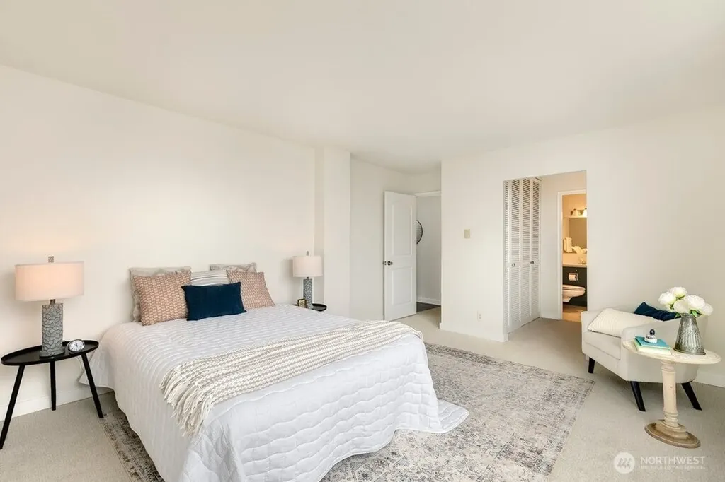 521 5th Avenue W Seattle WA 98119