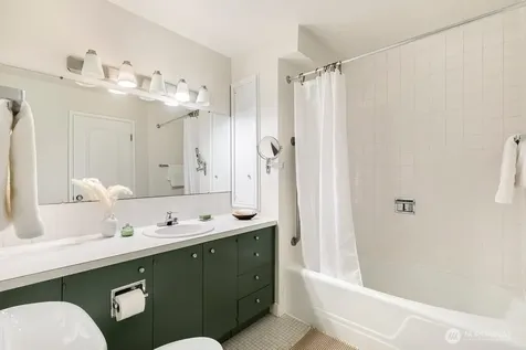 521 5th Avenue W Seattle WA 98119