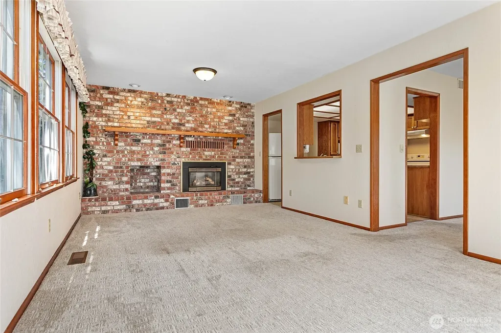 1843 Main Street Lynden WA 98264