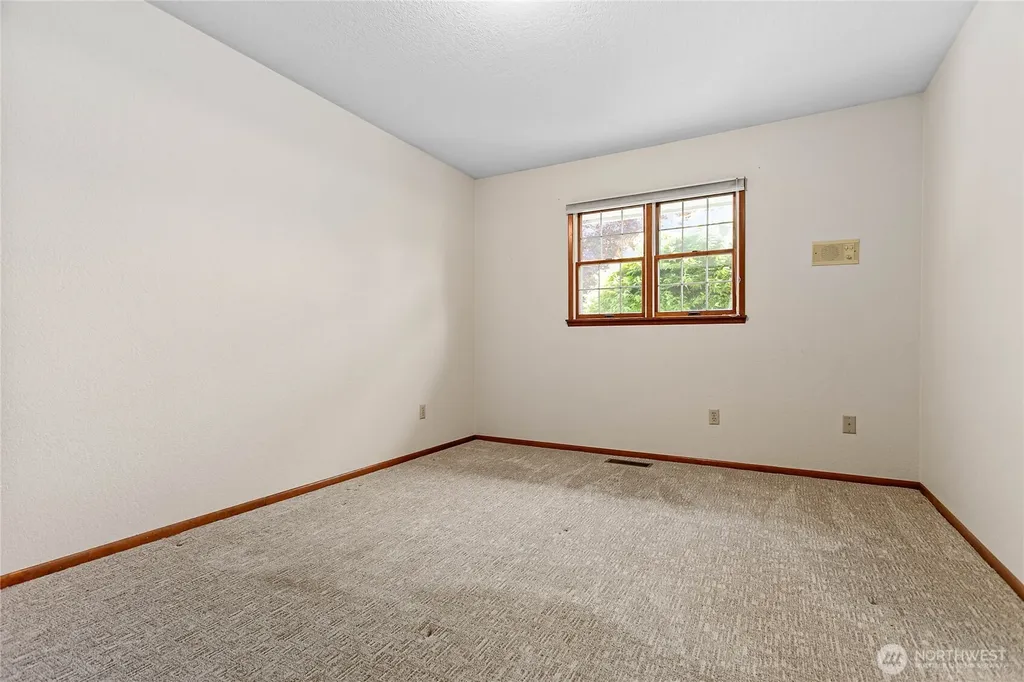 1843 Main Street Lynden WA 98264