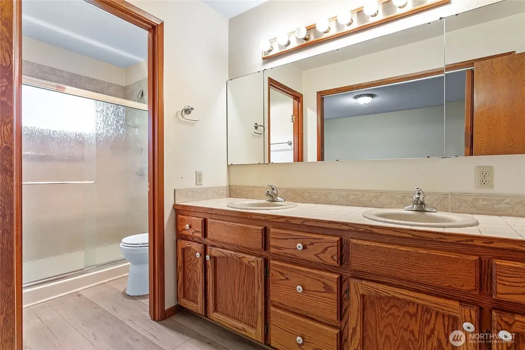 1843 Main Street Lynden WA 98264