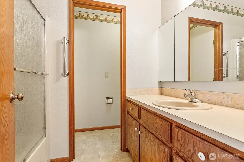 1843 Main Street Lynden WA 98264