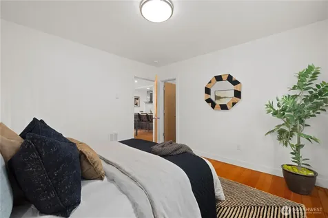 927 29th Avenue S Seattle WA 98144