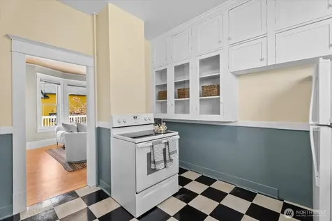920 4th Avenue N Seattle WA 98109