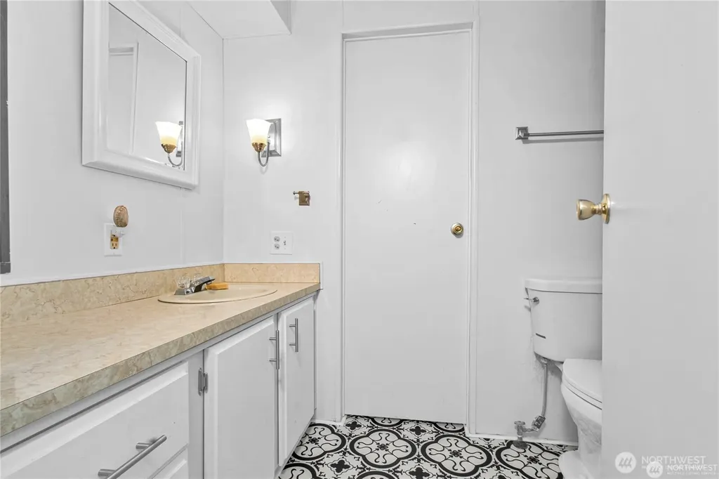 10029 Whitecap Drive NW Olympia WA 98502