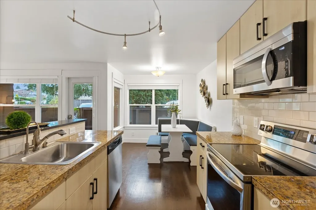 22910 90th Avenue W Edmonds WA 98026