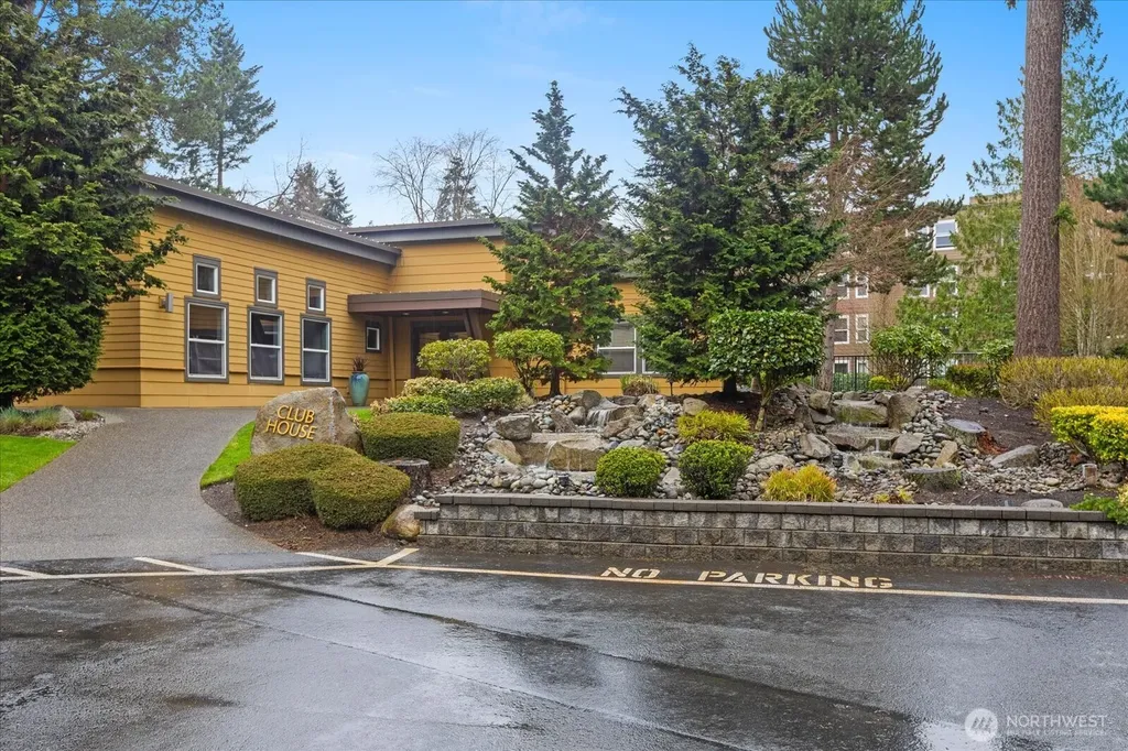 22910 90th Avenue W Edmonds WA 98026