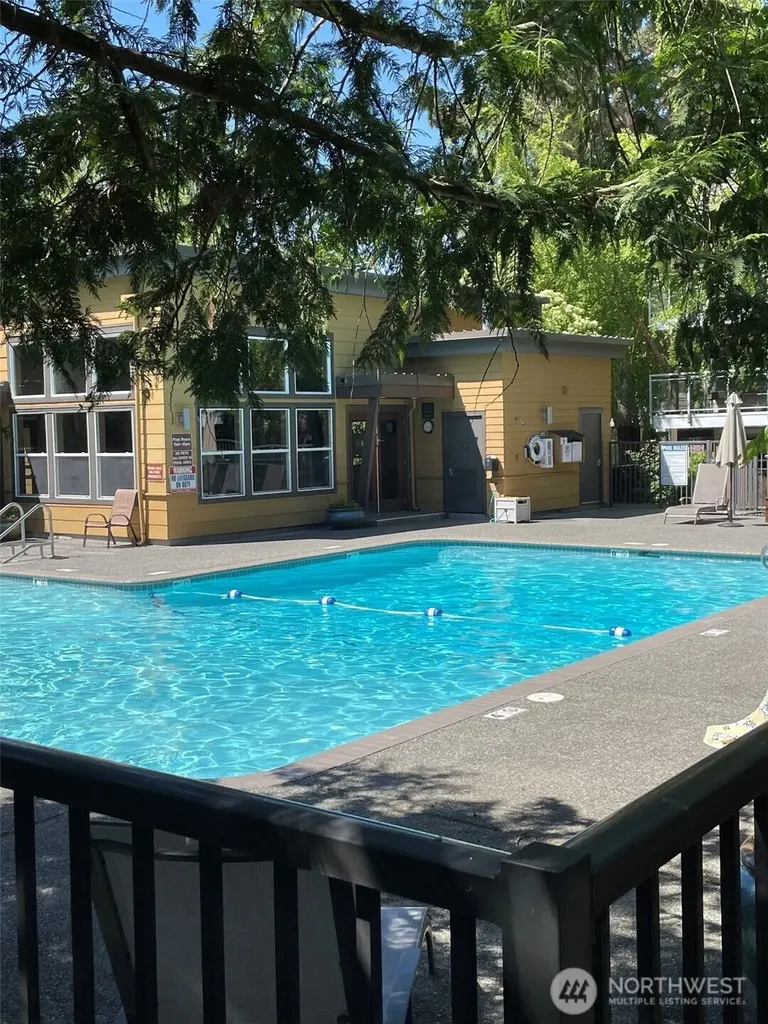 22910 90th Avenue W Edmonds WA 98026
