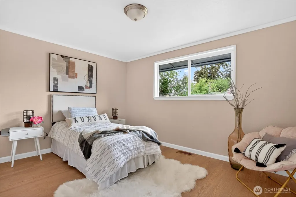 24911 38th Avenue S Kent WA 98032