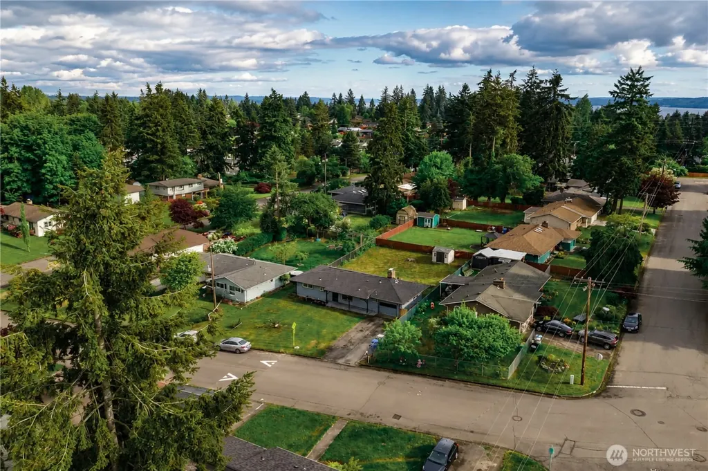 24911 38th Avenue S Kent WA 98032