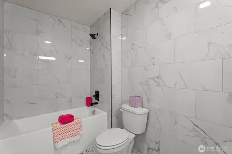 21713 SE 256th Place Maple Valley WA 98038