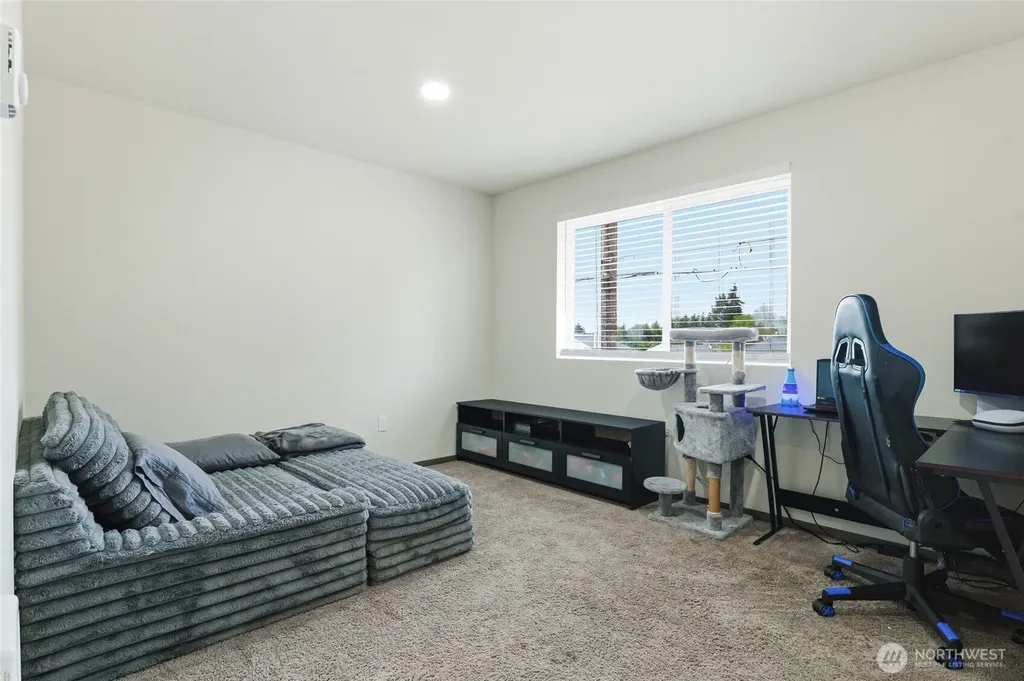 6214 Knoble Road E Spanaway WA 98387