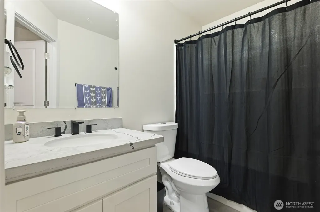 6214 Knoble Road E Spanaway WA 98387