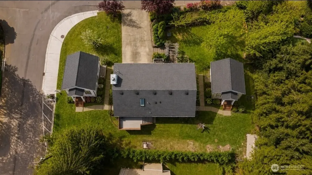 11102 126th Avenue NE Kirkland WA 98033