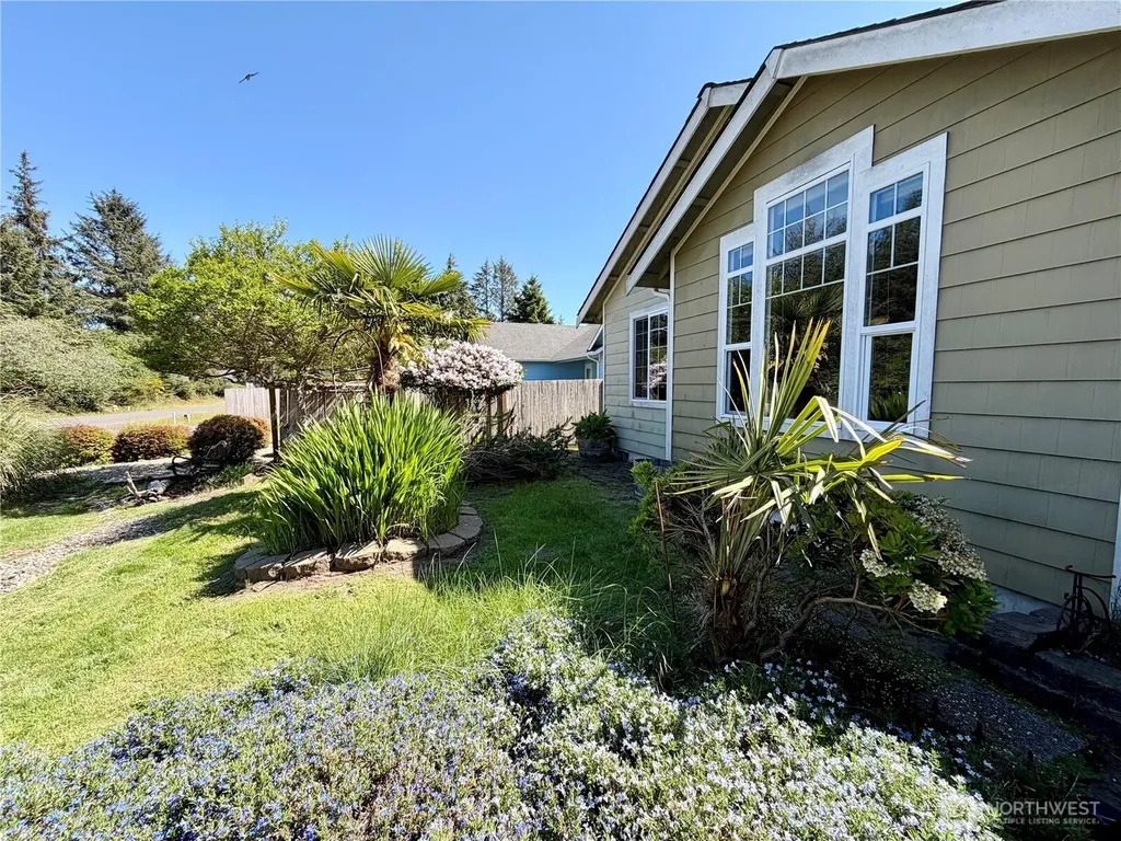 415 Quinault Avenue SE Ocean Shores WA 98569