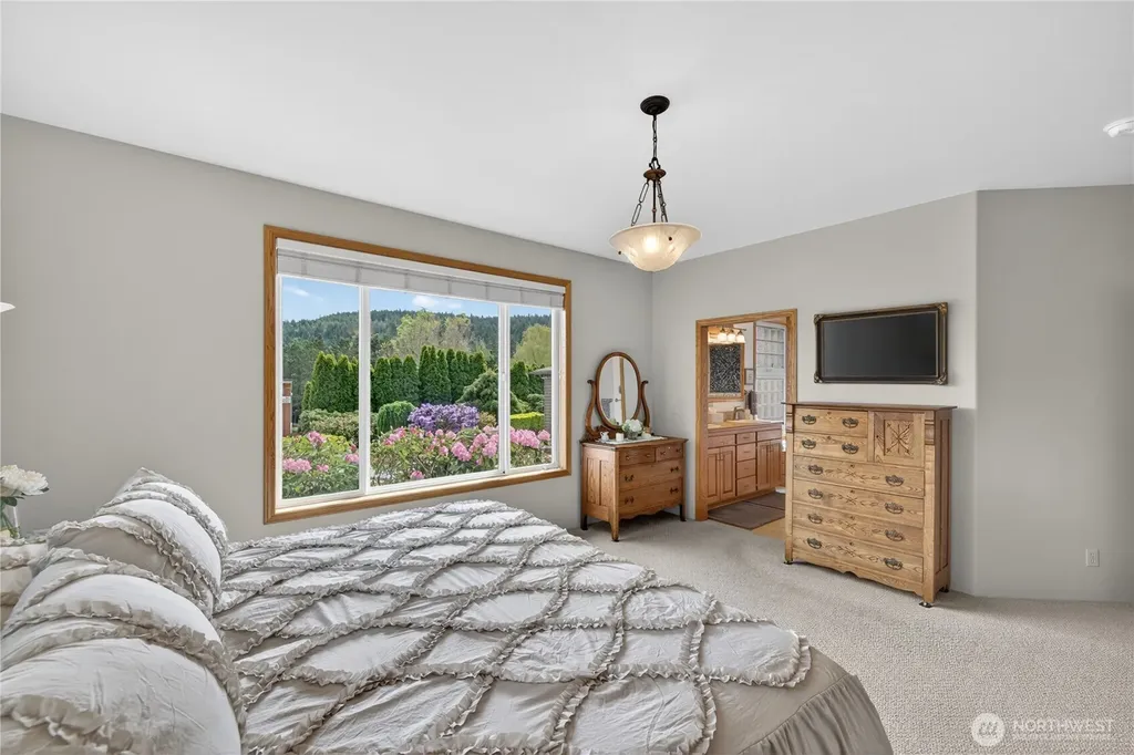 1019 Haddon Road Anacortes WA 98221