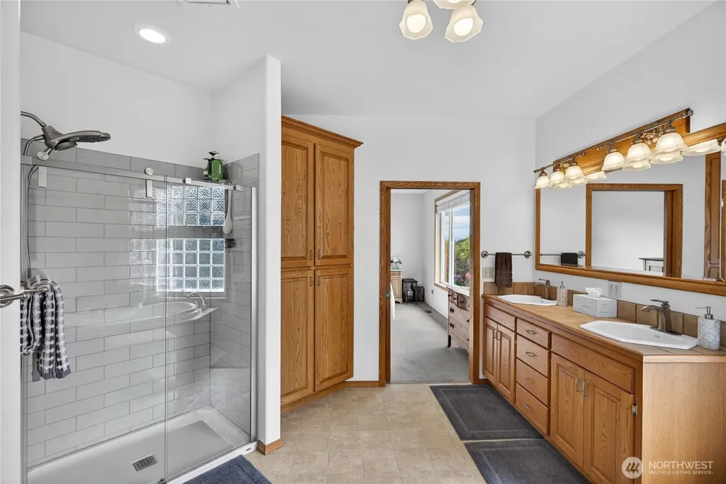 1019 Haddon Road Anacortes WA 98221