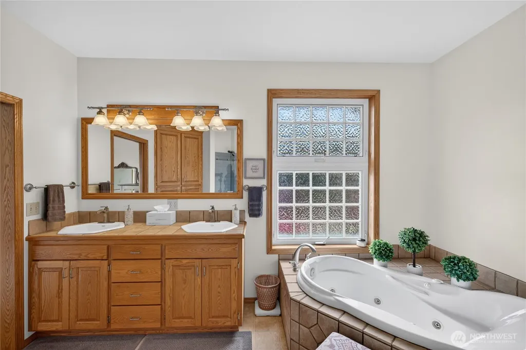 1019 Haddon Road Anacortes WA 98221