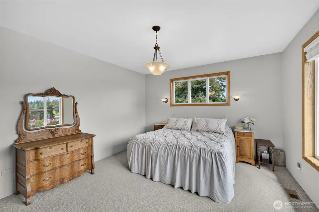 1019 Haddon Road Anacortes WA 98221