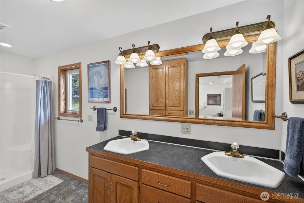 1019 Haddon Road Anacortes WA 98221